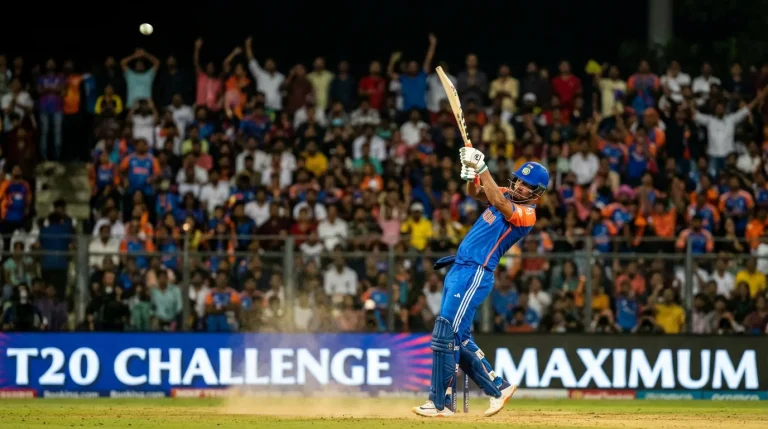 Scommesse cricket T20 - battitore in azione durante un match Twenty20 in uno stadio illuminato